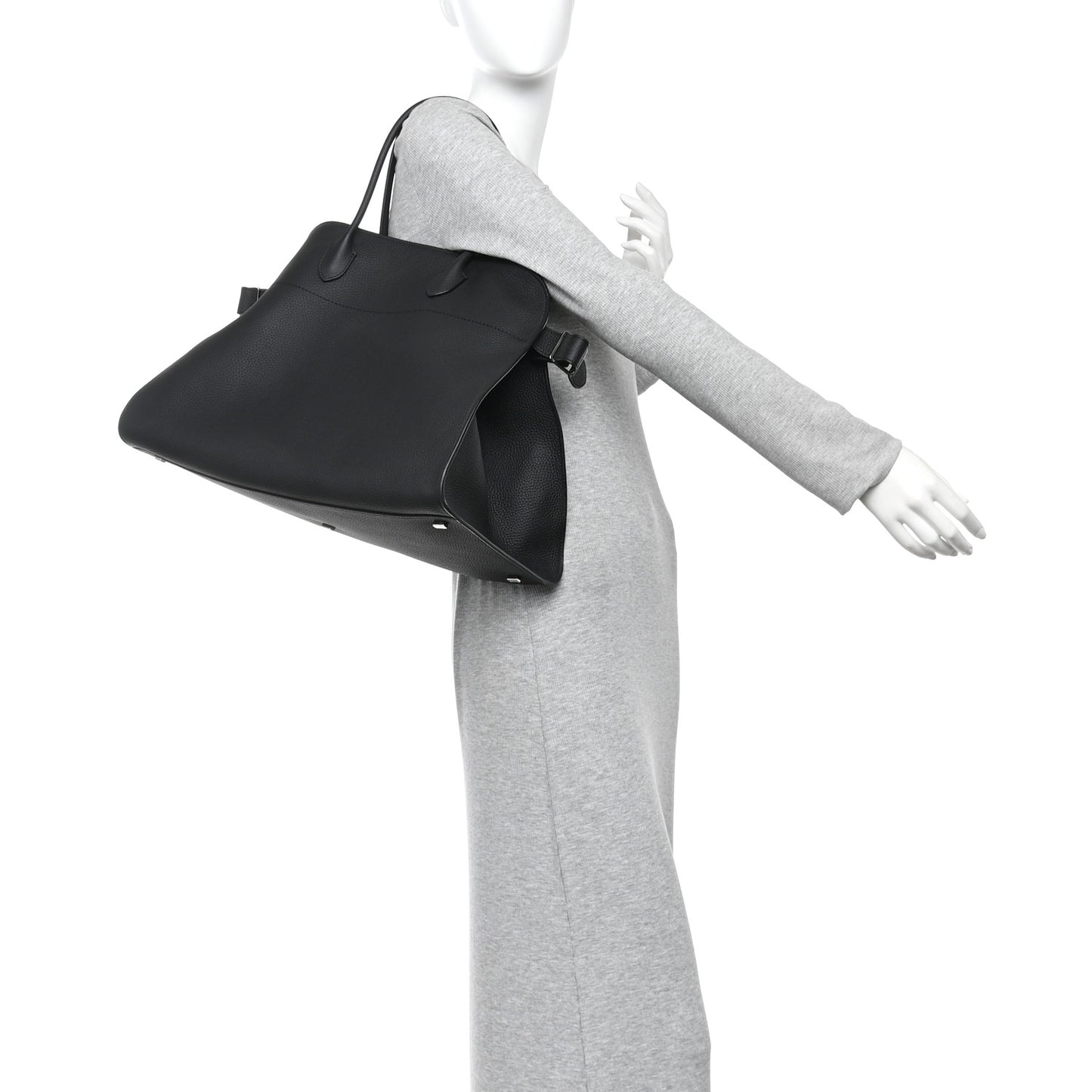 Grained Calfskin Soft Margaux 17 Black