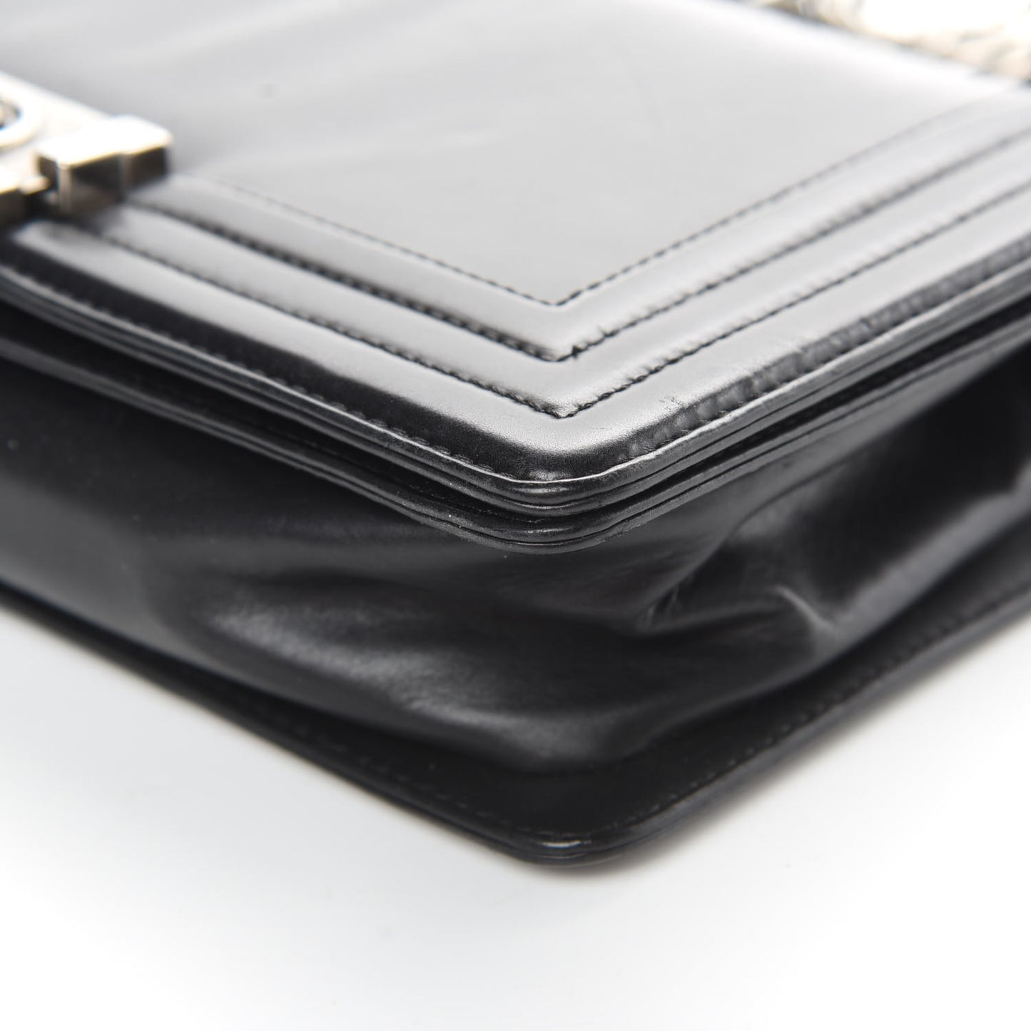 Calfskin Medium Boy Flap Black
