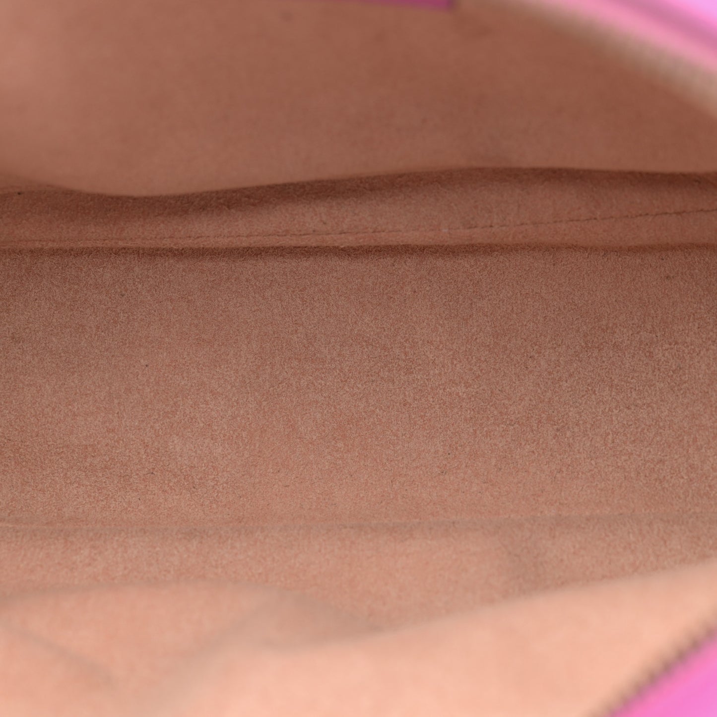 Calfskin Matelasse Small GG Marmont Chain Shoulder Bag Candy Mousse