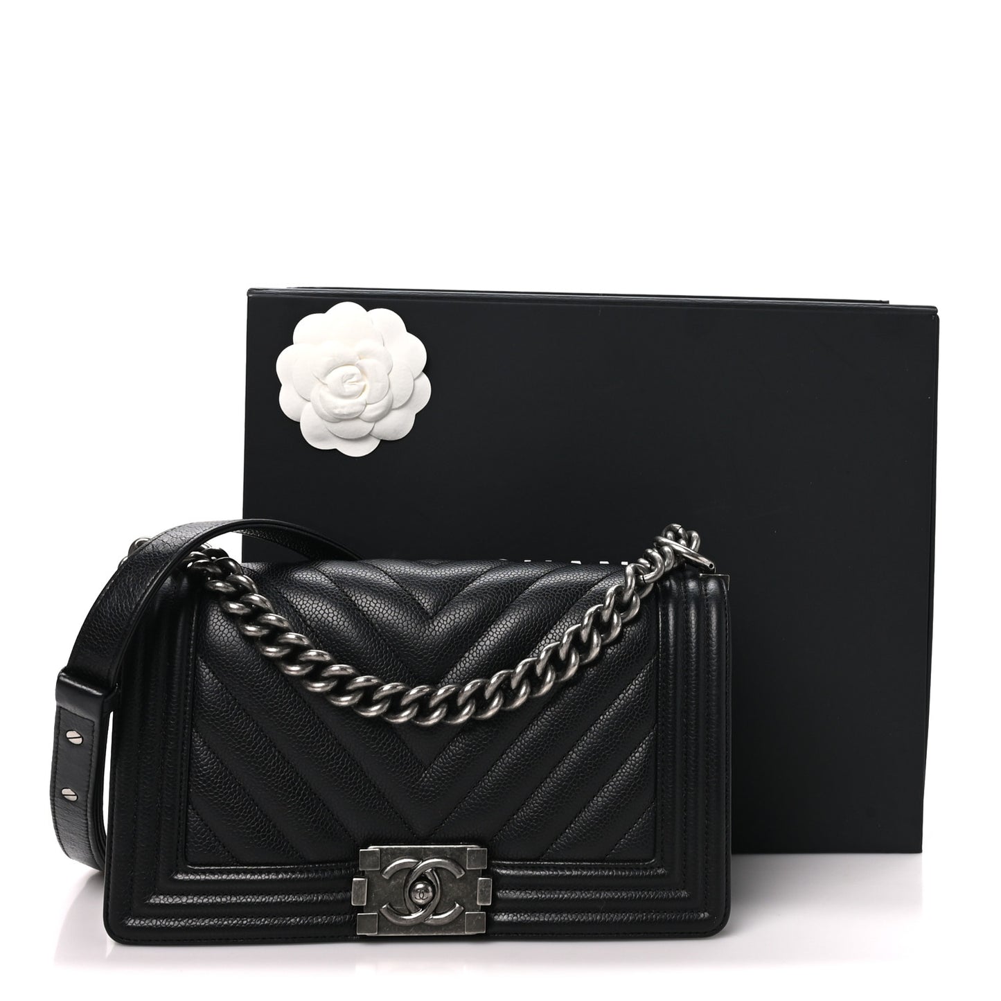 Caviar Chevron Quilted Medium Boy Flap Black