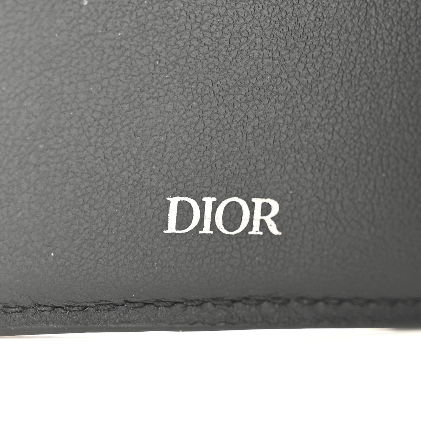 Grained Calfskin Icon Vertical Bifold Card Holder Black