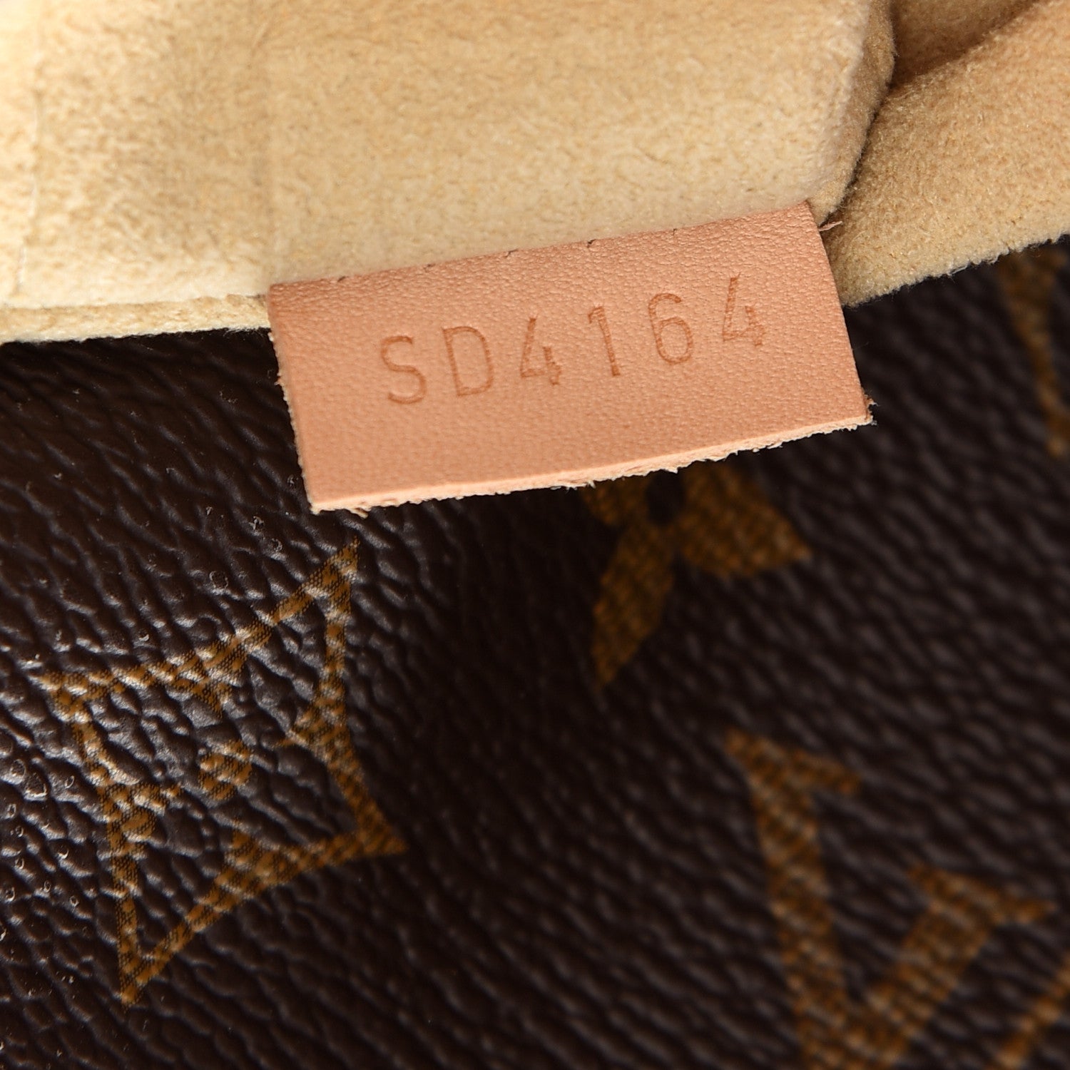 Louis Vuitton Monogram Artsy MM 7 of 12