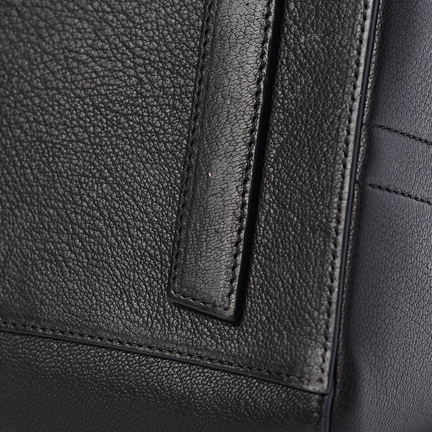 Sugar Goatskin Medium Antigona Black