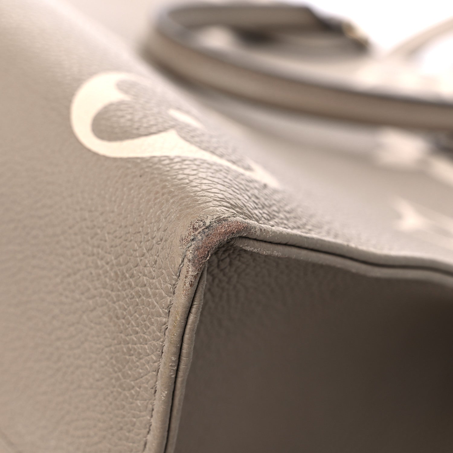 Louis Vuitton Empreinte Monogram Giant Onthego MM Tourterelle Creme 10 of 20
