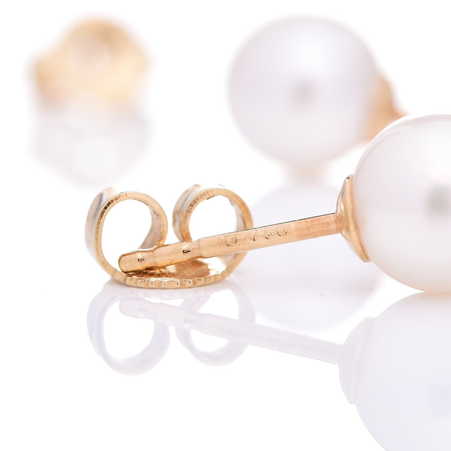 18K Yellow Gold Akoya Pearl 7mm Stud Earrings
