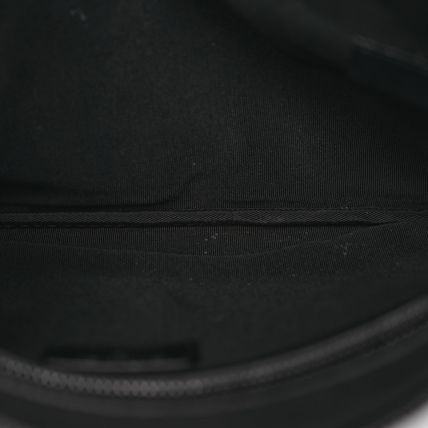 Calfskin Chain 20s Signe Medium Cosmetic Case Black
