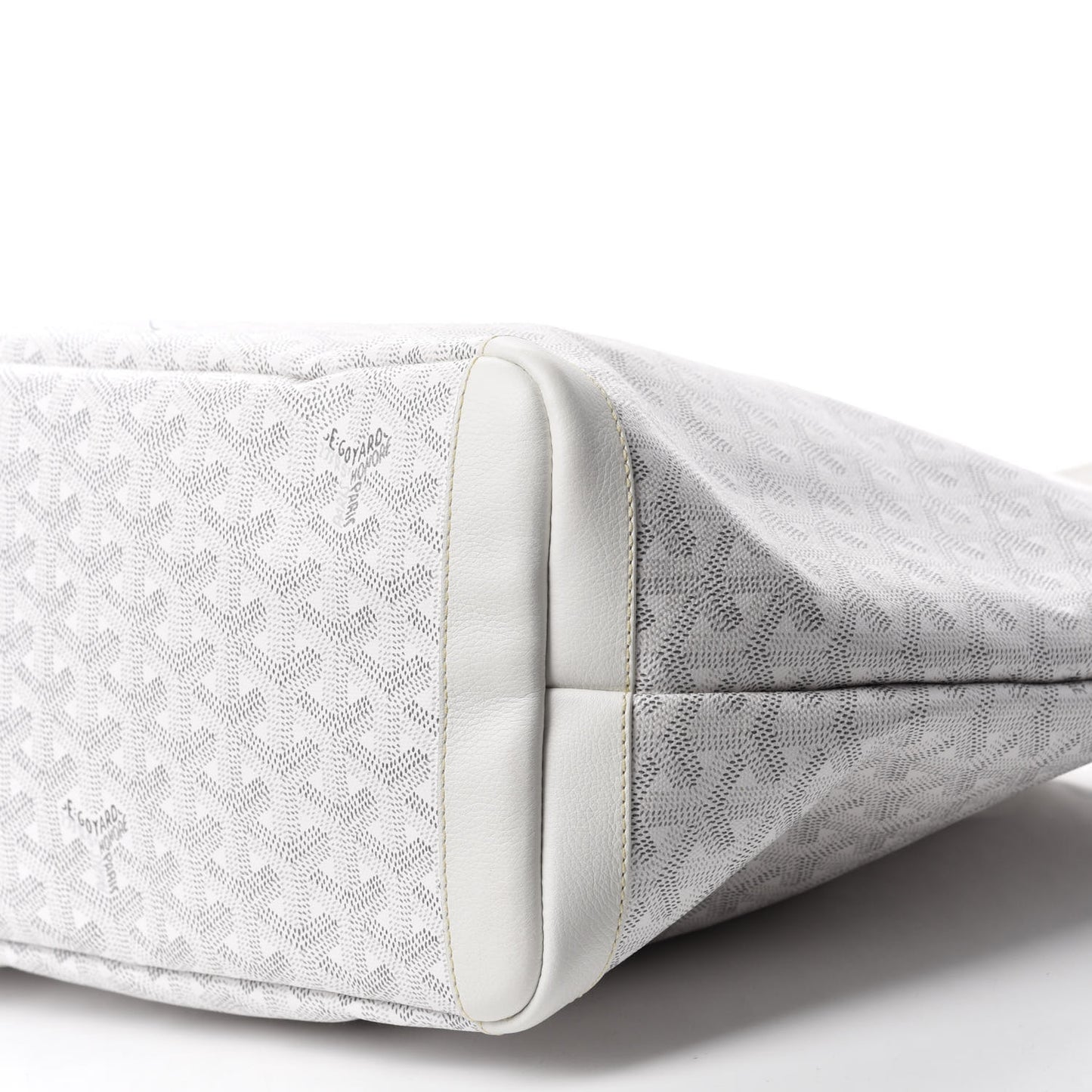 Goyardine Artois MM White