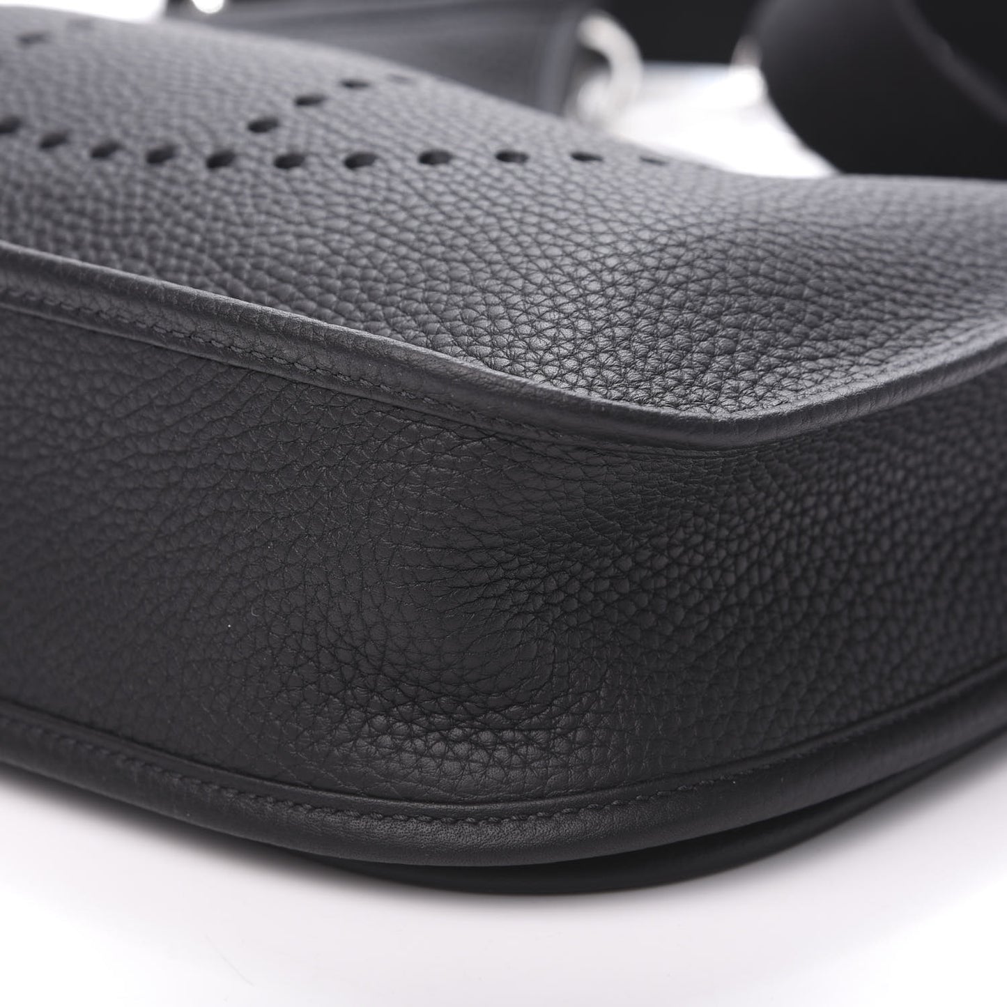 Taurillon Clemence Evelyne III PM Black