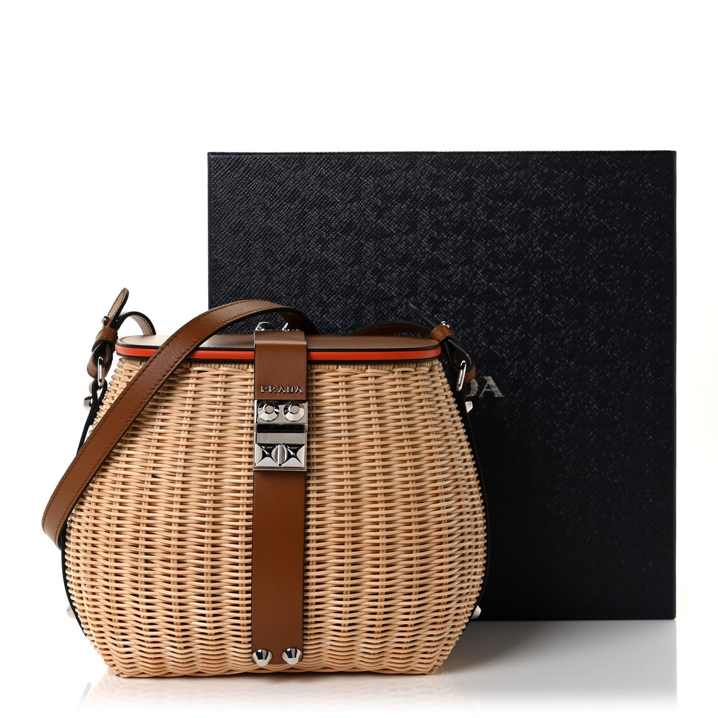Wicker City Calfskin Shoulder Bag Naturale Cognac