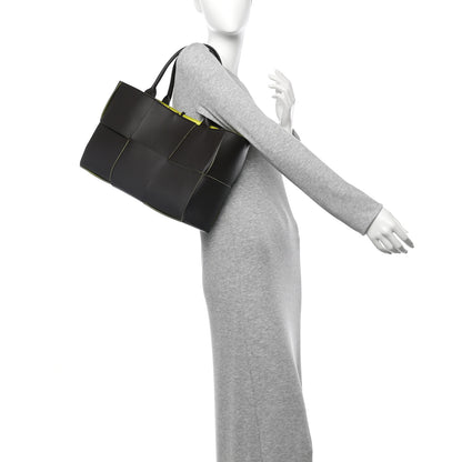 Bottega Veneta Nappa Maxi Intrecciato Medium Arco Tote Fondant Kiwi 2 of 10
