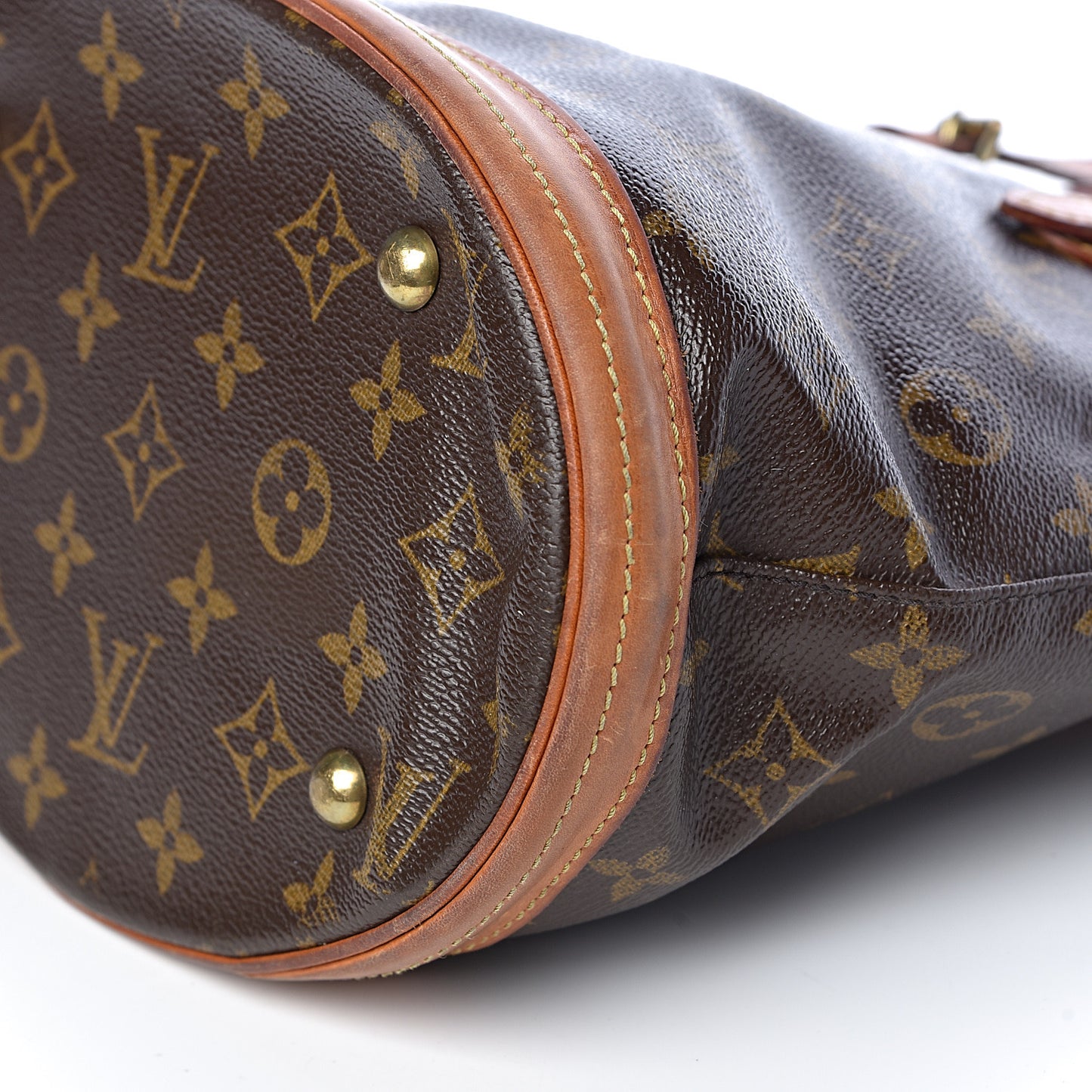 Monogram Petit Bucket 23