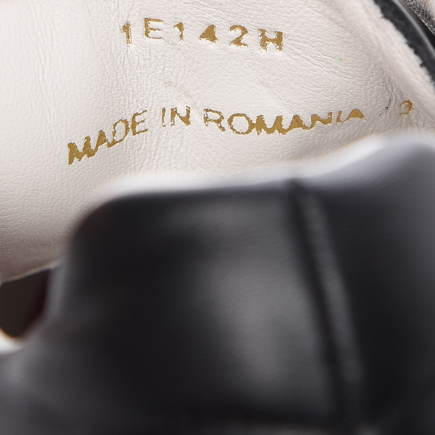 Vitello Soft Studded Fringe Sneakers 37.5 Black Rosso