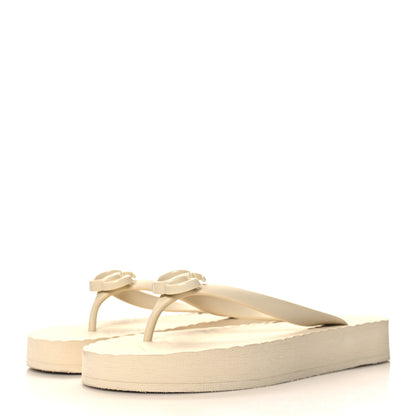 Gucci Rubber Chevron Womens GG Thong Sandals 41 Mystic White 4 of 9