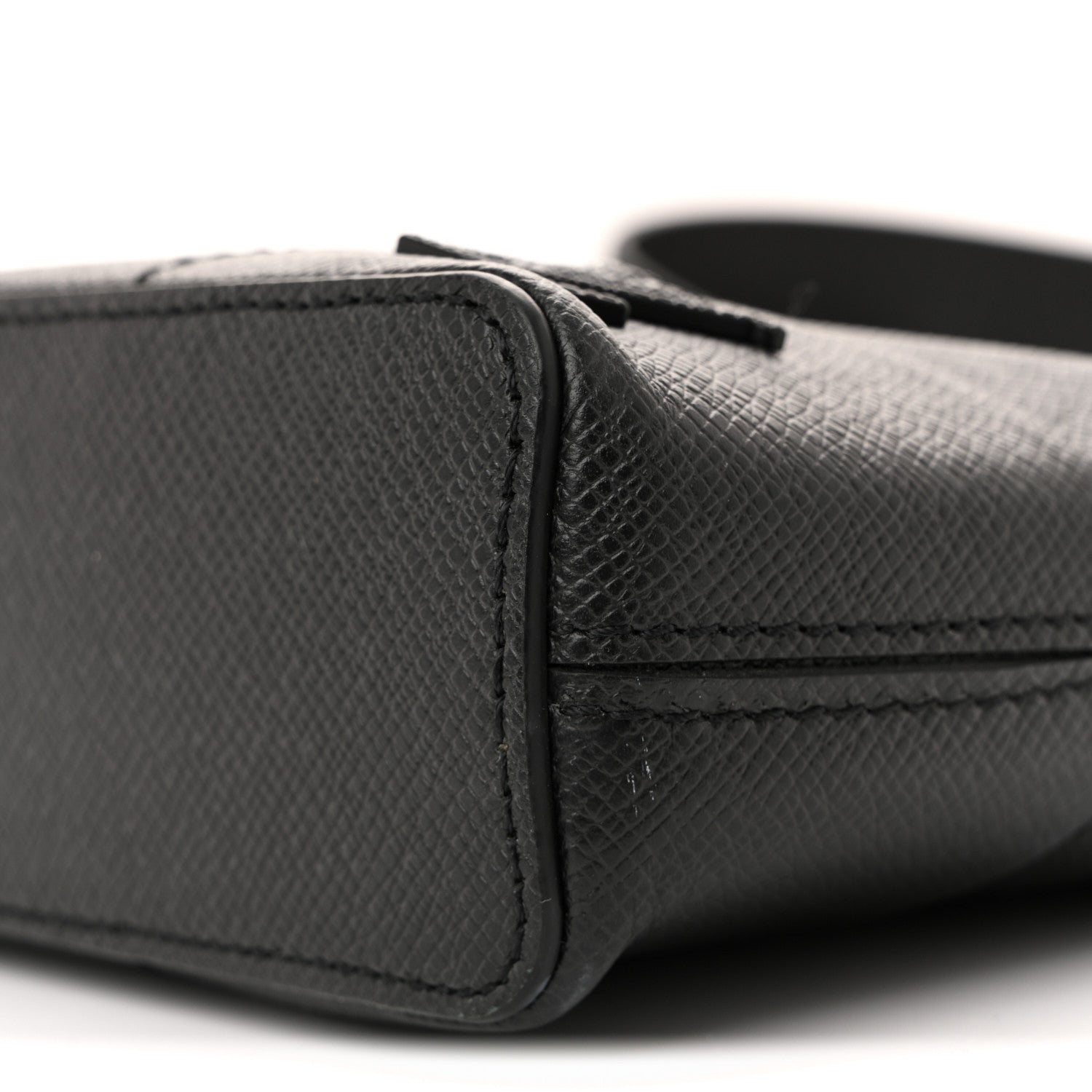 Louis Vuitton Taiga Slim Briefcase Black 9 of 11