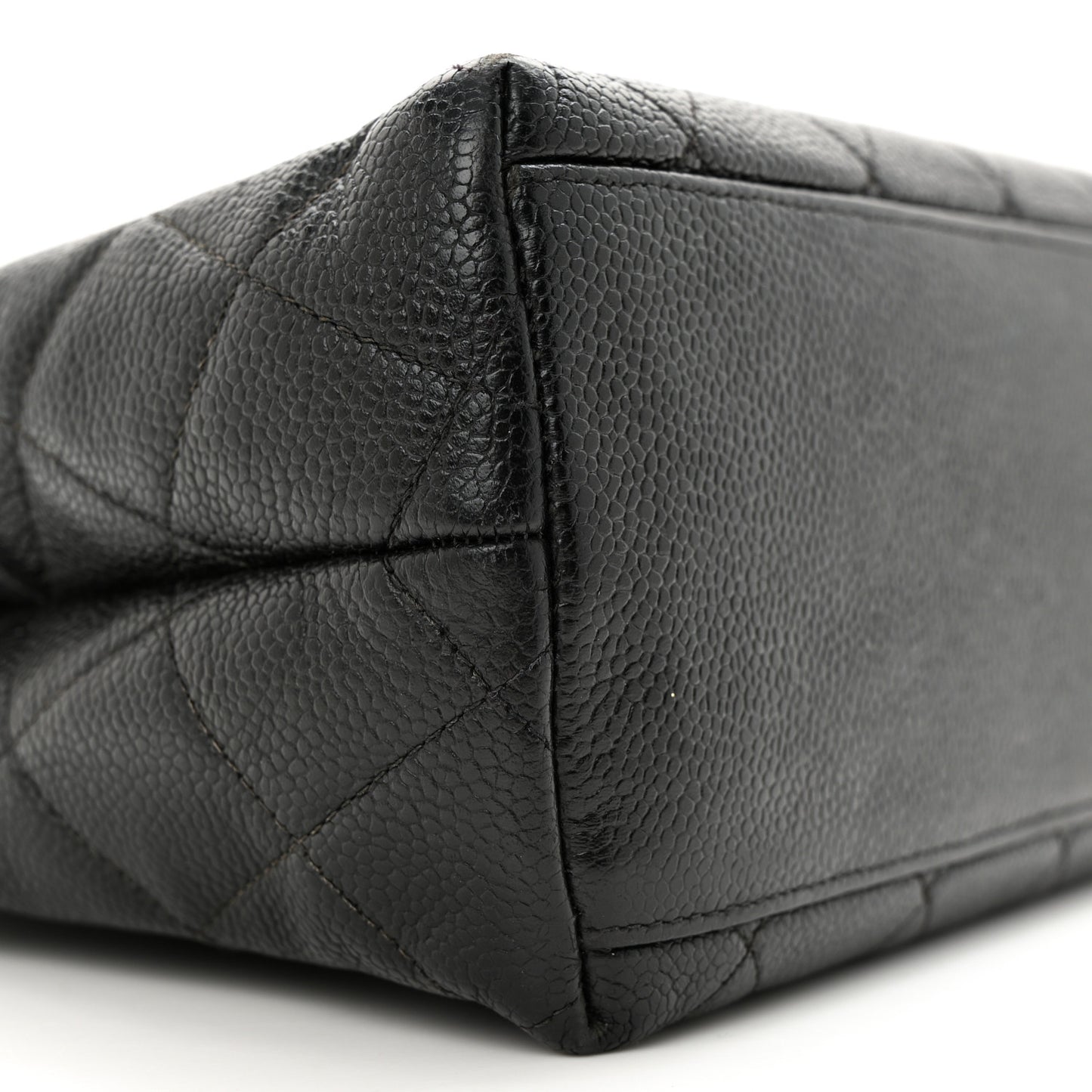 Caviar Quilted CC Shoulder Bag Black