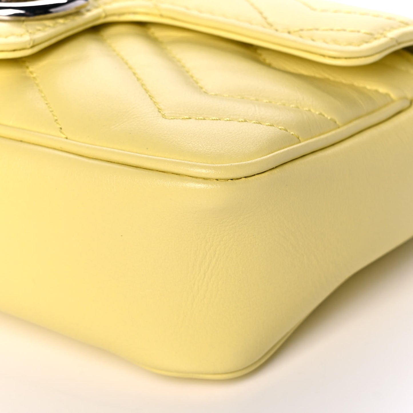 Calfskin Matelasse Super Mini GG Marmont Shoulder Bag Banana