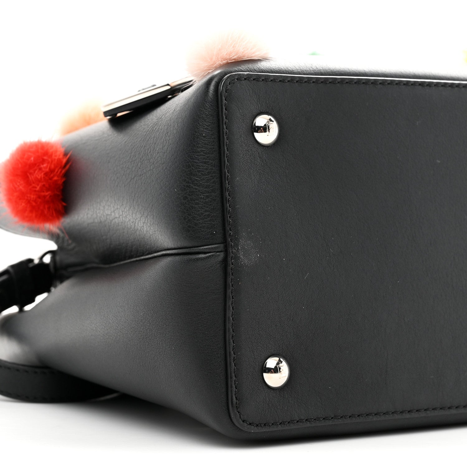 【FENDI】ブラックカラーアストラカンFUR&レザーバケットBAG30㎝美品 Artboard1_6d9a6ff7-ba78-46c3-