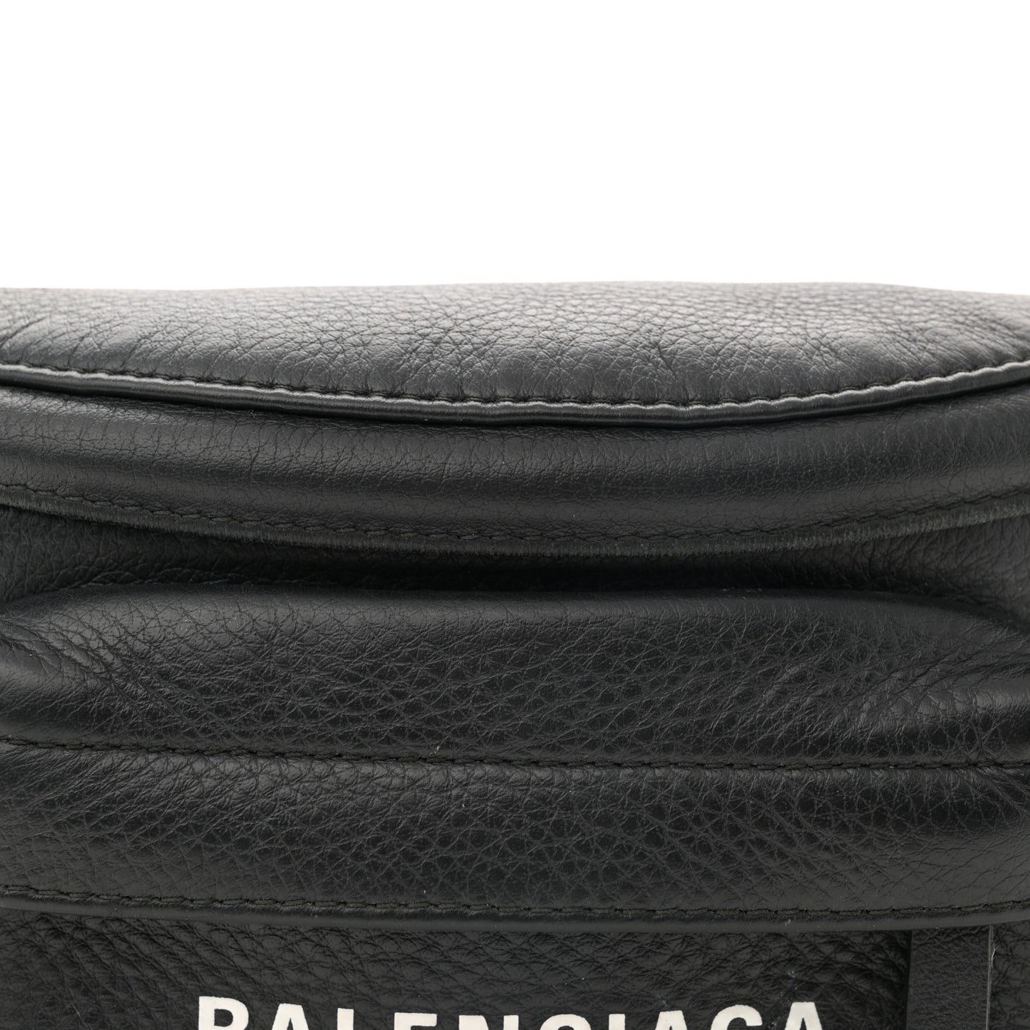 Smooth Calfskin Logo Everyday Beltpack XS Black White