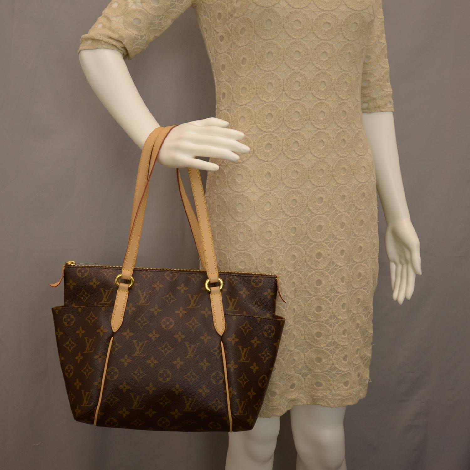 Louis Vuitton Monogram Totally PM 2 of 7