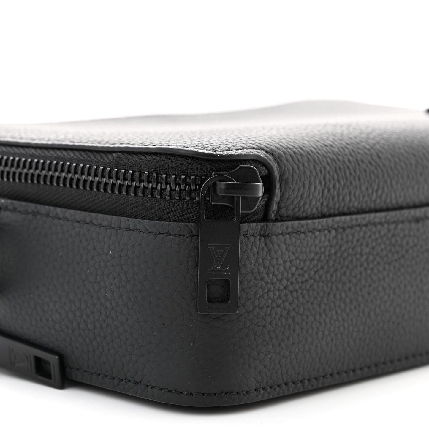 Calfskin Aerogram Alpha Wearable Wallet Black