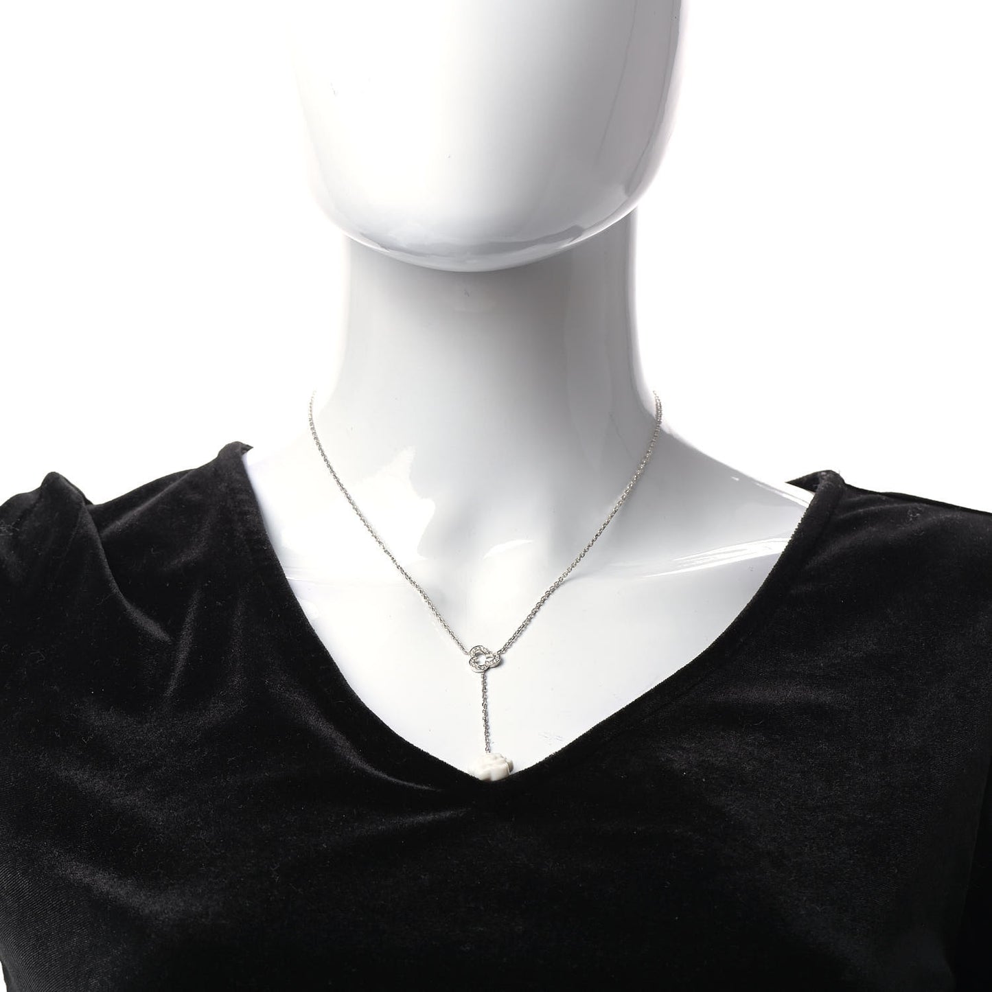18K White Gold Diamond Agate Camelia Sculpte Pendant Necklace