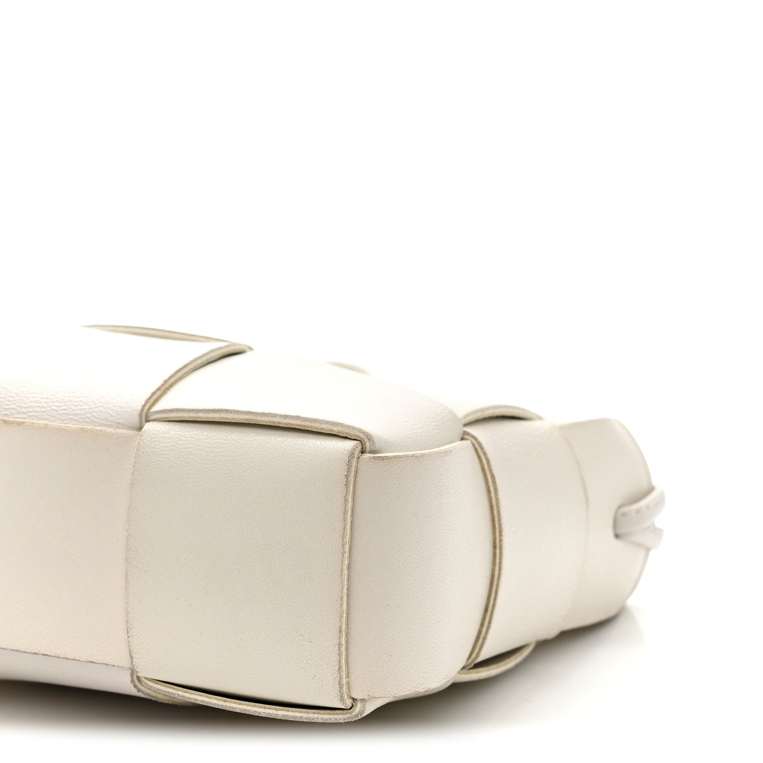 Bottega Veneta Calfskin Maxi Intrecciato Cassette Pouch On Strap Chalk 10 of 10