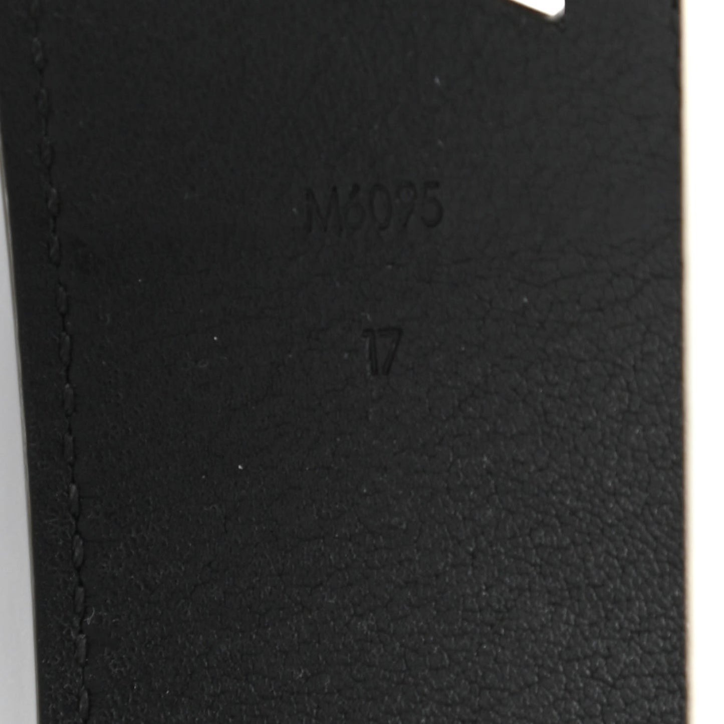 Epi Electric Twist It Cuff 17 Black