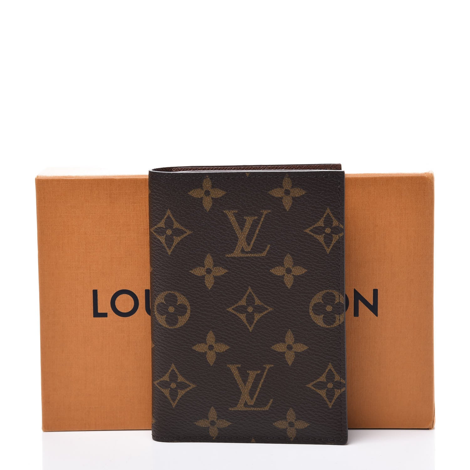 Louis Vuitton Monogram Passport Cover 8 of 8