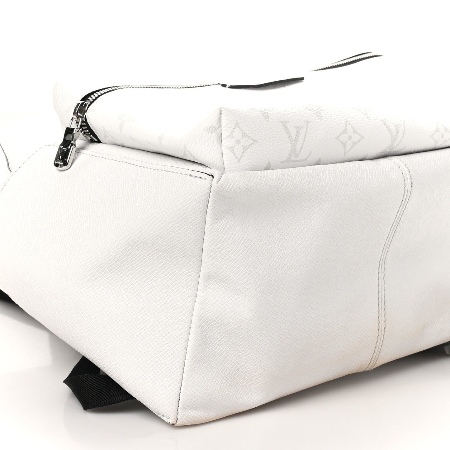 Taiga Monogram Discovery Backpack PM White