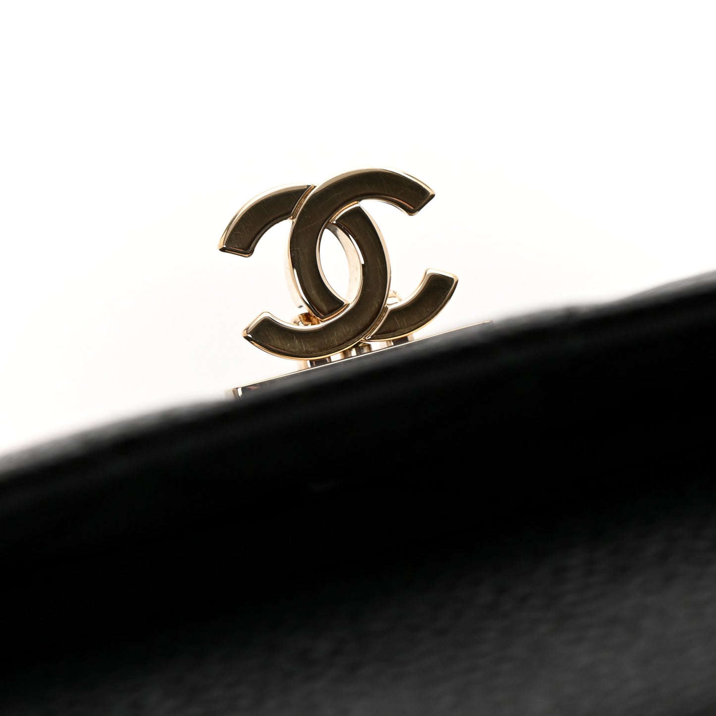 Caviar Quilted Medium Golden Class Pouch Black