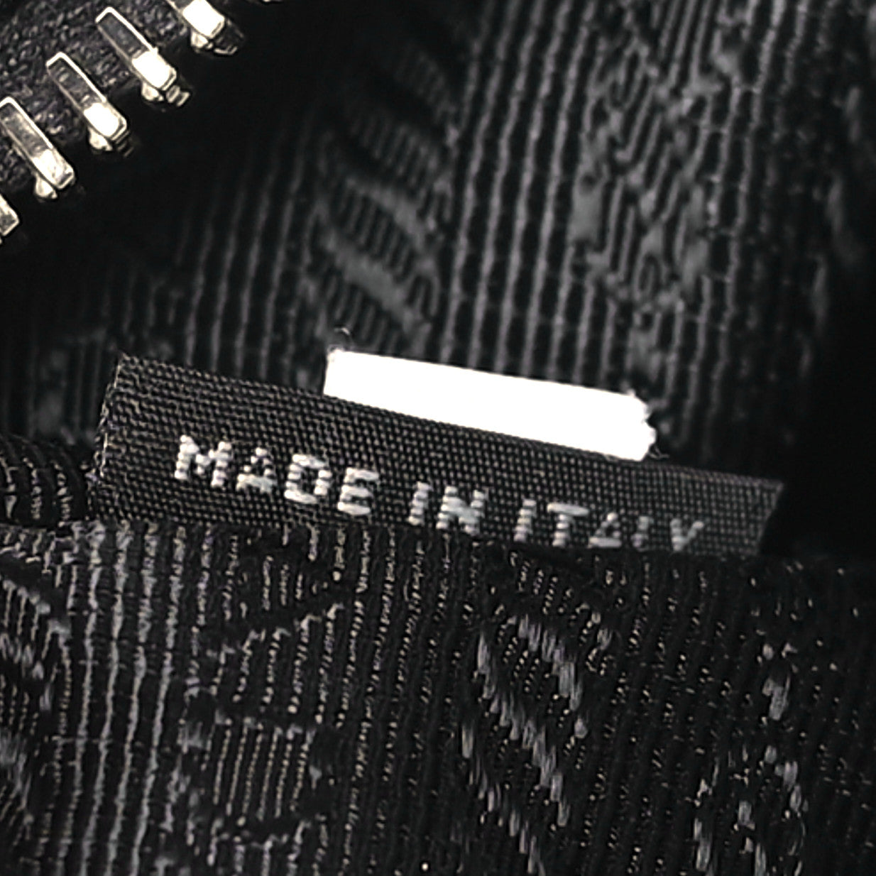 Tessuto Nylon Saffiano Re-Edition 2006 Shoulder Bag Black