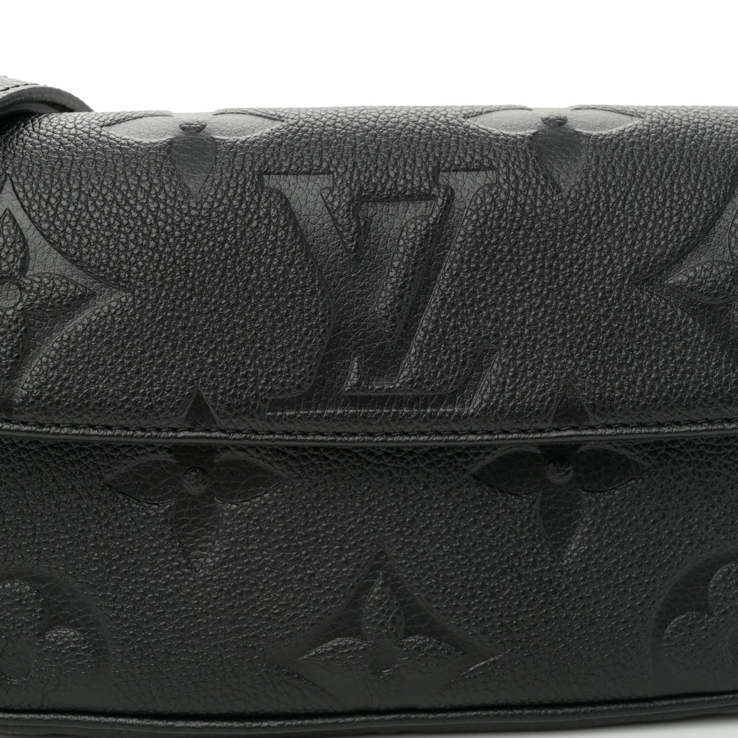 Empreinte Monogram Giant Ivy Wallet On Chain Black