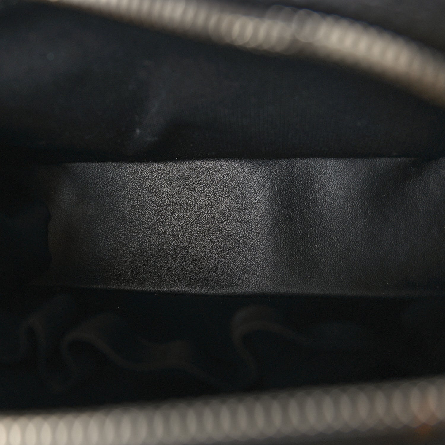 Louis Vuitton Damier Graphite Hanging Toiletry Kit 5 of 10