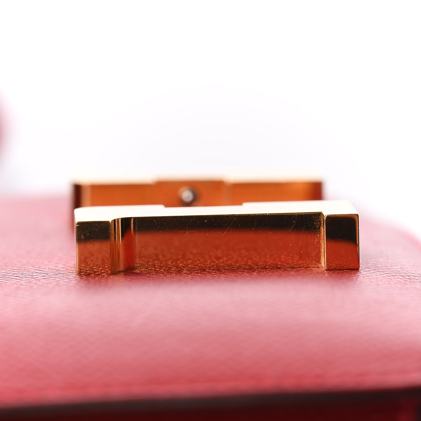 Epsom Constance 18 Rouge Casaque
