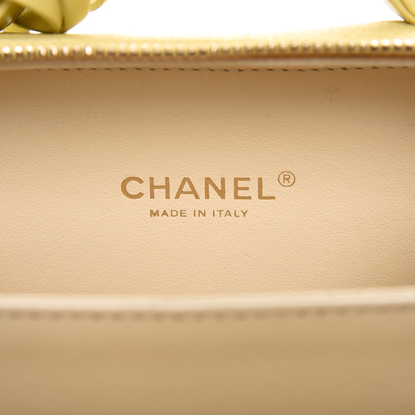 Caviar Quilted Small CC Filigree Vanity Case Yellow