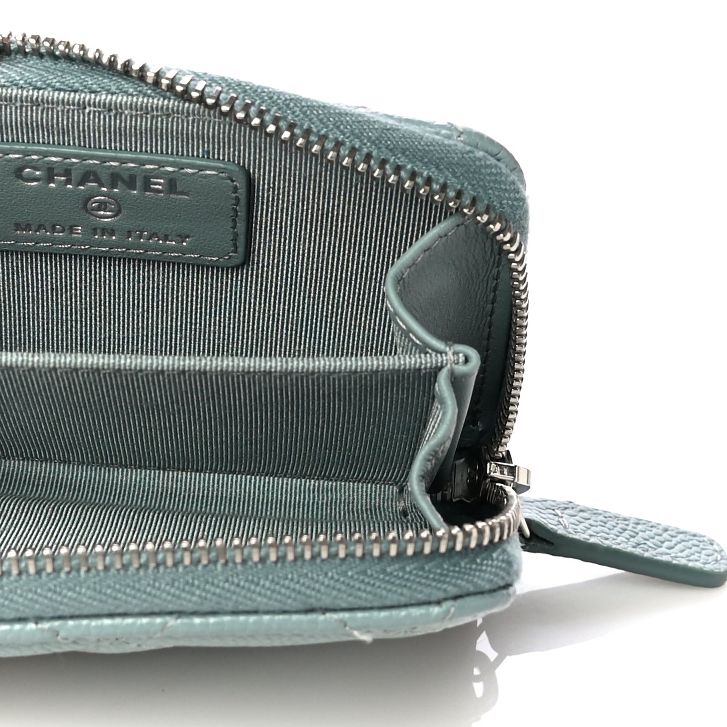 Caviar Quilted Zip Card Holder Light Blue