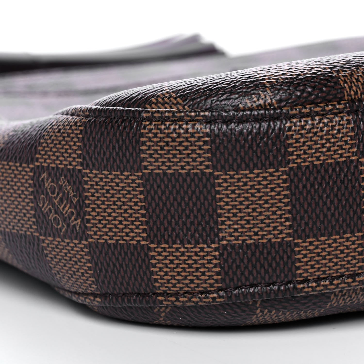 Louis Vuitton Damier Ebene South Bank Besace 15 of 17