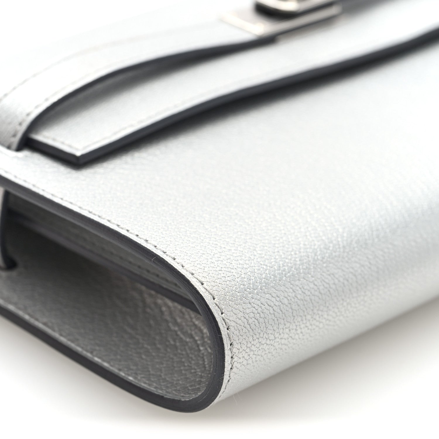 Hermes Metallic Chevre Chamkilight Kelly Wallet To Go Argent 9 of 11