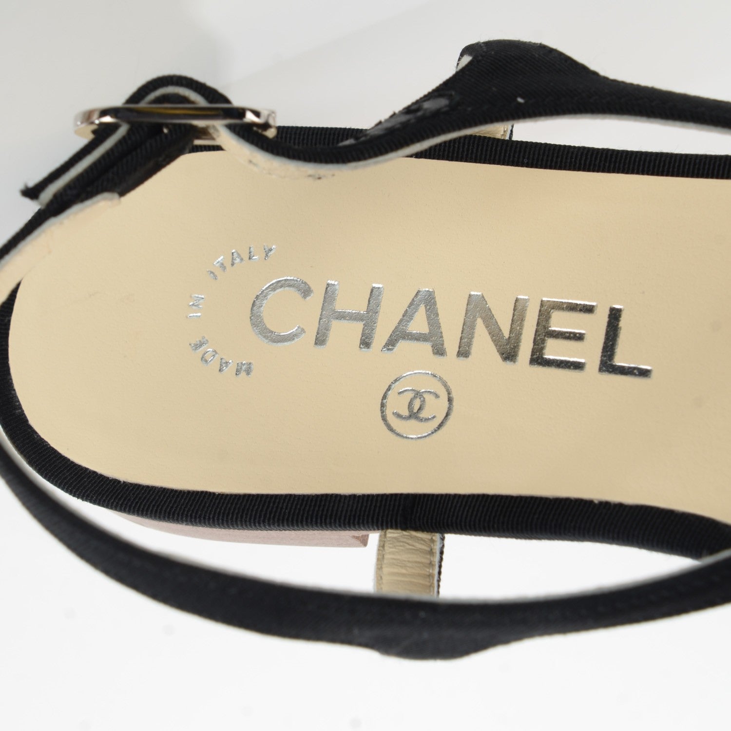 Chanel Grosgrain Camellia Thong Sandals 38 Black White 7 of 7