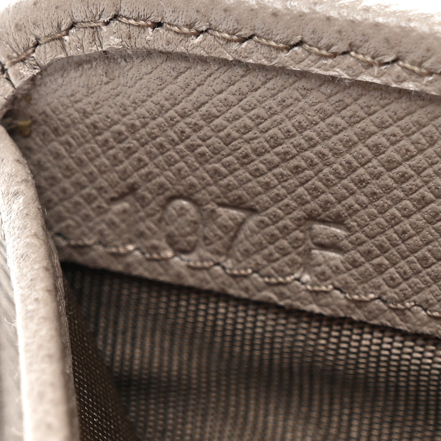 Saffiano Metal Compact Wallet Argilla