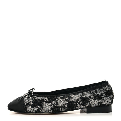 Chanel Tweed Grosgrain Cap Toe Ballerina Flats 37.5 Black White 1 of 8