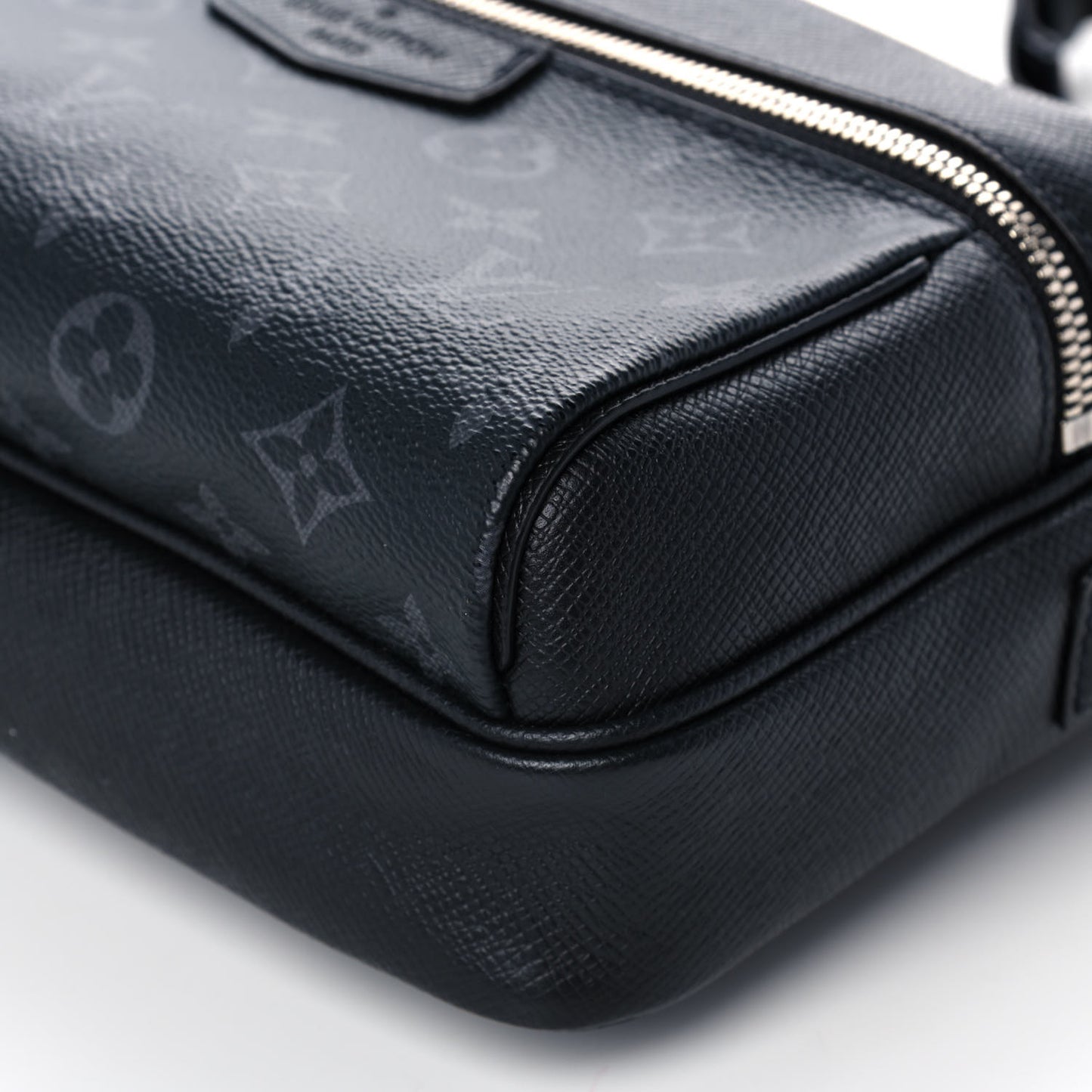 Taiga Monogram Eclipse Outdoor Messenger Black