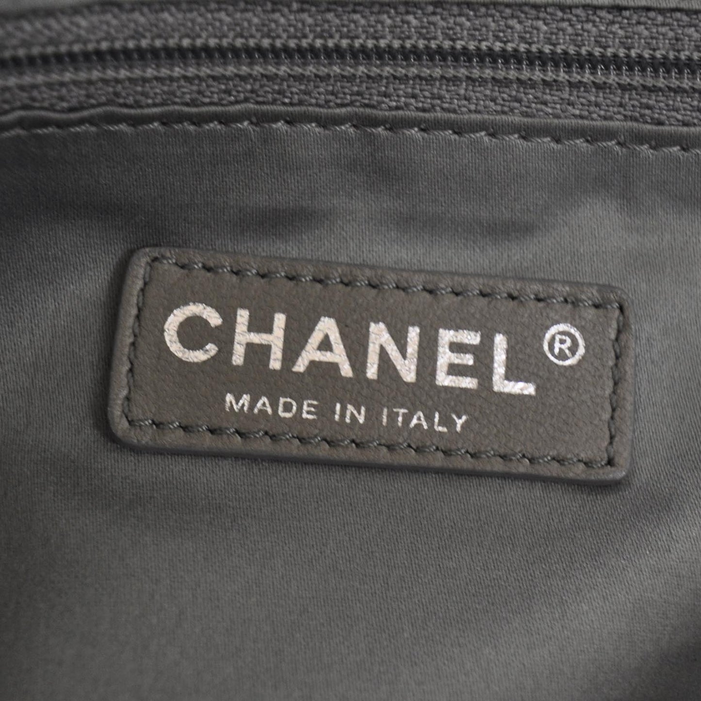 Leather Modern Chain Tote White