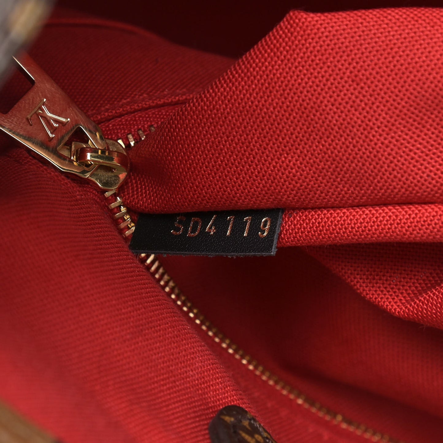 Reverse Monogram Giant Onthego MM