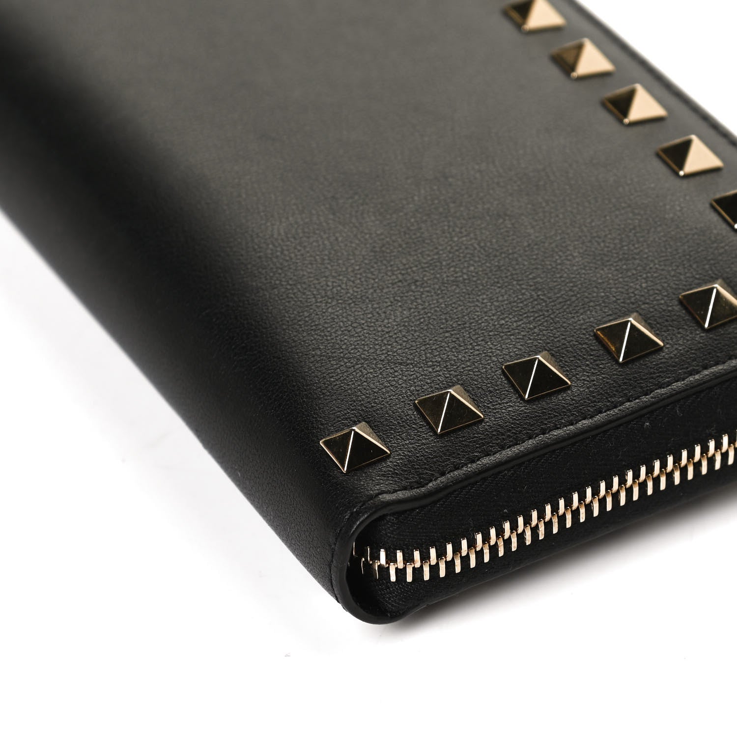 Valentino Garavani Pebbled Calfskin Rockstud Zip Around Wallet Black 9 of 11