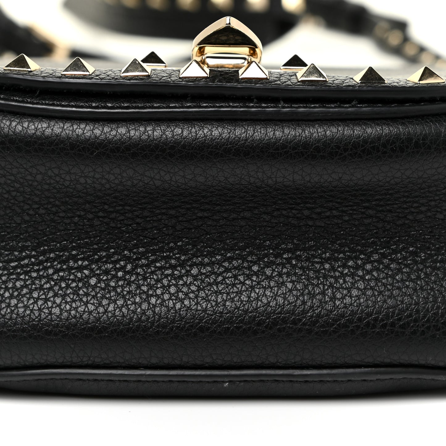 Grained Calfskin Rockstud Saddle Bag Black