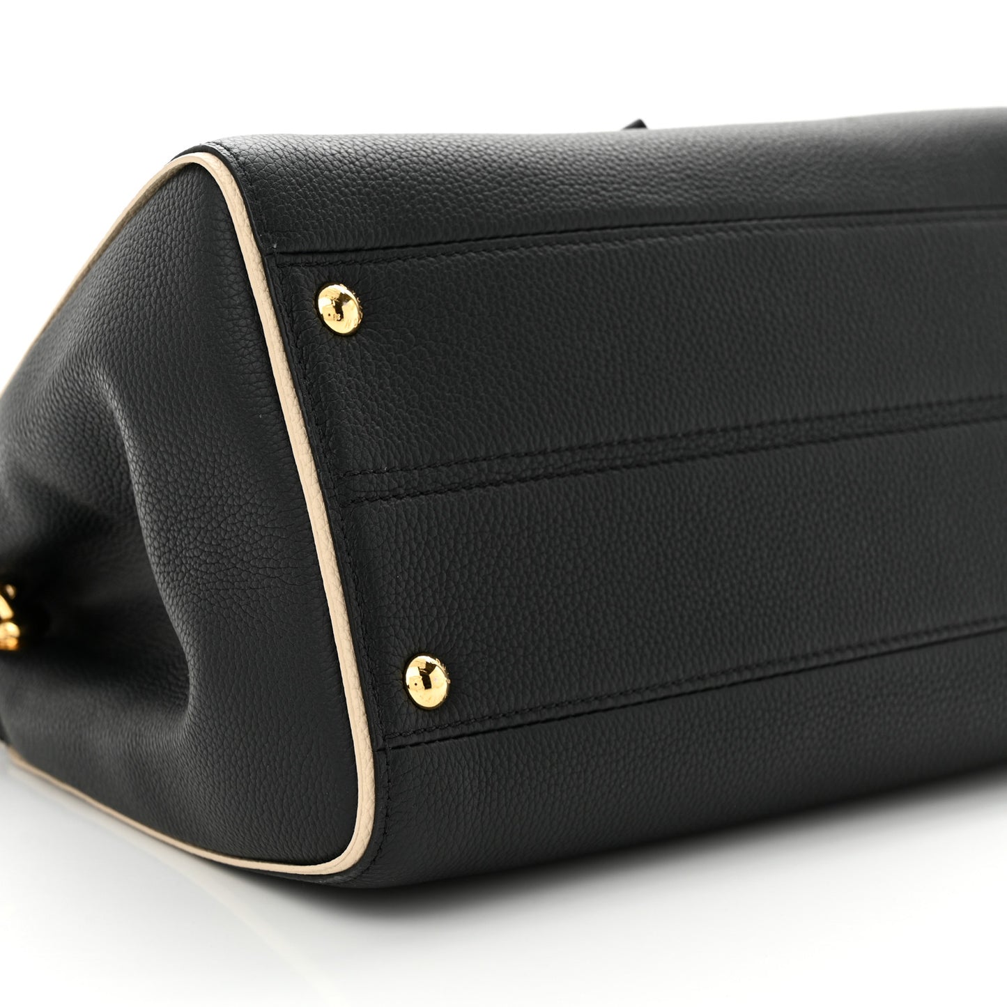 Monogram Double V Black
