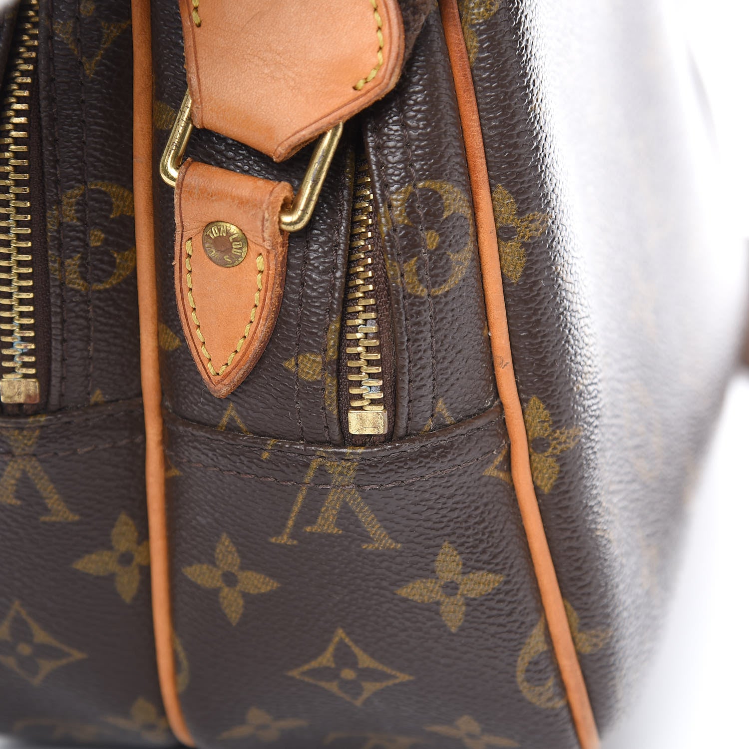 Louis Vuitton Monogram Reporter PM 14 of 15