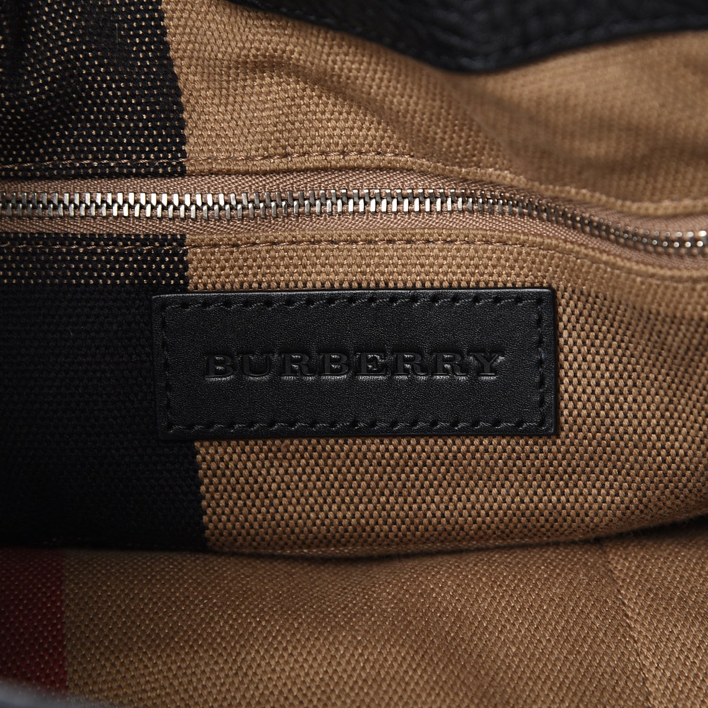 Grainy Calfskin House Check Medium Maidstone Black