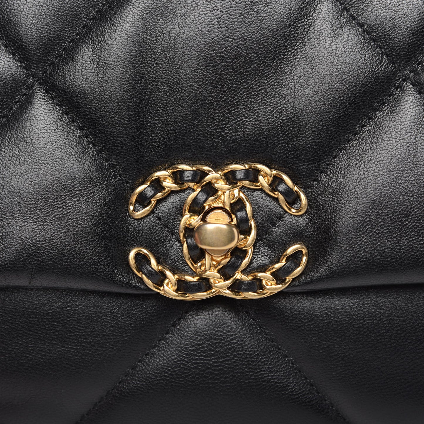 Goatskin Quilted Medium 19 Flap Black
